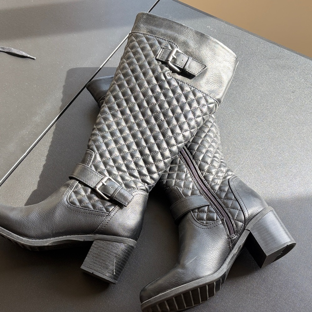 White Mountain Quilted Black Heeled Boots